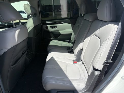 Certified 2024 Honda Pilot Touring image 28