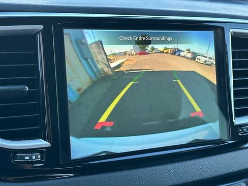 Used 2023 Chrysler Pacifica Touring-L FWD image 21
