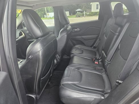 Used 2014 Jeep Cherokee Limited w/ Technology Group AWD/4WD image 15