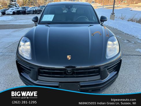 Used 2022 Porsche Macan w/ Premium Package Plus image 8