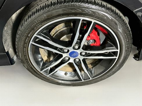 Used 2016 Ford Focus ST FWD image 11