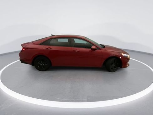Used 2023 Hyundai Elantra SEL FWD image 5