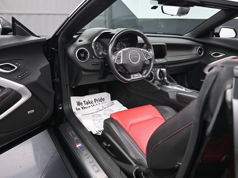 Used 2021 Chevrolet Camaro SS RWD image 9