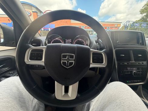 Used 2012 Dodge Grand Caravan Crew w/ Safety Sphere Group FWD image 24