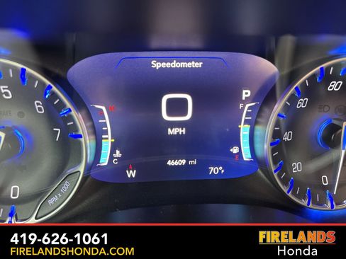 Used 2023 Chrysler Pacifica Touring-L image 35