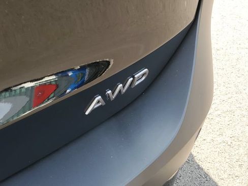 Certified 2025 Nissan Kicks SV AWD/4WD image 8