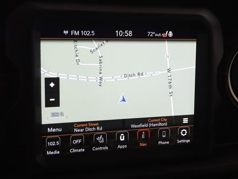 Used 2022 Jeep Wrangler Unlimited Sahara AWD/4WD image 9