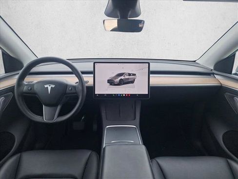 Used 2025 Tesla Model Y Long Range RWD image 14