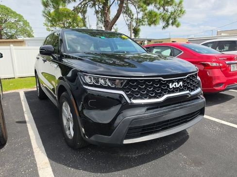 Certified 2023 Kia Sorento LX FWD image 3