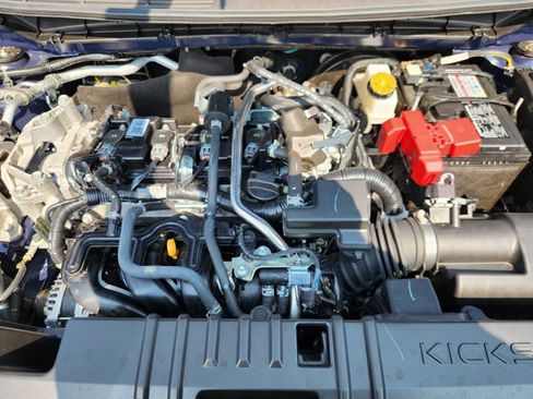 Certified 2025 Nissan Kicks SR w/ SR Premium Package AWD/4WD image 18