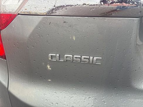 Used 2023 GMC Acadia SLT image 18