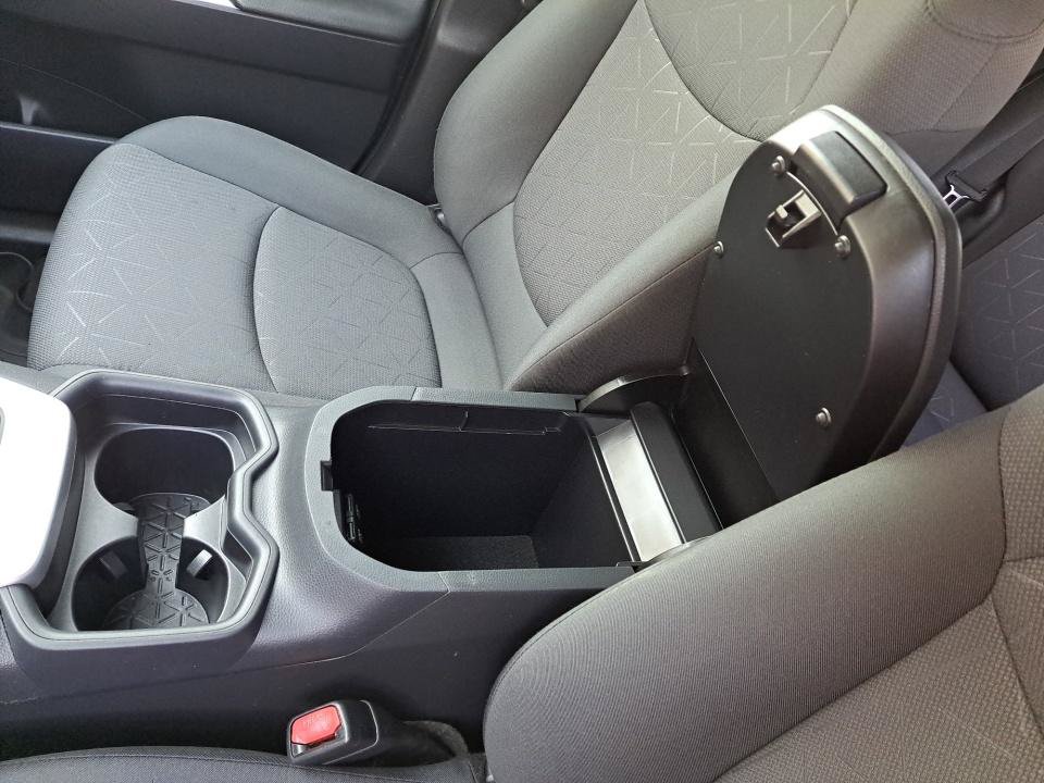 Used 2019 Toyota RAV4 XLE FWD image 32