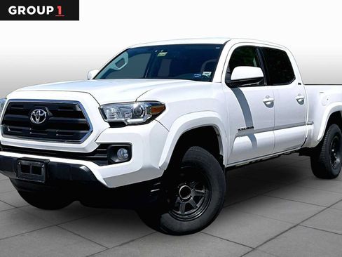 Used 2016 Toyota Tacoma SR5 w/ SR5 Appearance Package (SN) AWD/4WD image 1