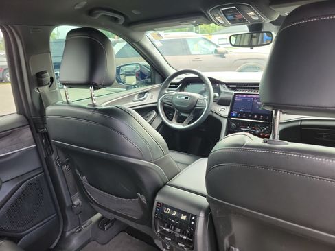 Used 2024 Jeep Grand Cherokee L Limited RWD image 13