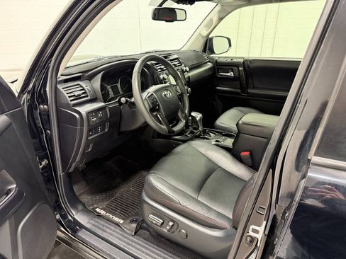 Used 2018 Toyota 4Runner TRD Off-Road Premium image 10