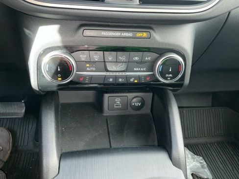 Used 2022 Ford Escape SEL image 28