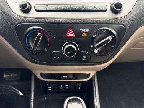 Used 2022 Hyundai Accent SE image 22