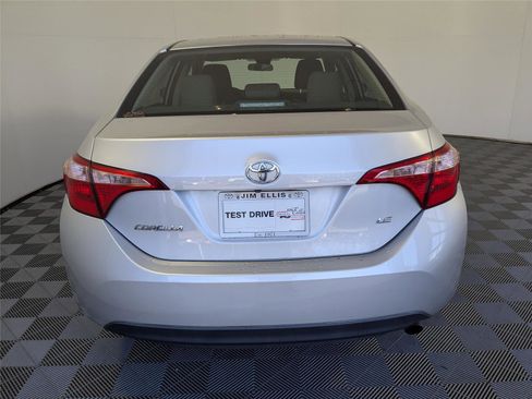 Used 2018 Toyota Corolla LE image 6