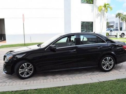 Used 2014 Mercedes-Benz E 250 BlueTEC Sedan image 4
