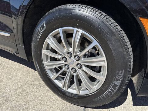 Used 2018 Cadillac XT5 Luxury w/ Driver Awareness Package FWD image 13