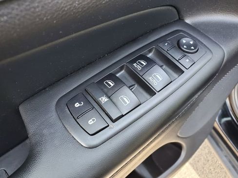 Used 2018 Jeep Grand Cherokee Limited AWD/4WD image 20