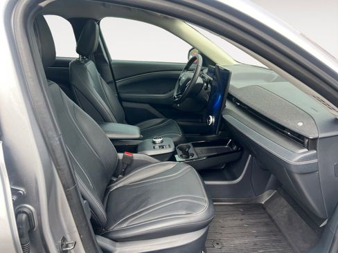 Used 2021 Ford Mustang Mach-E Premium image 15