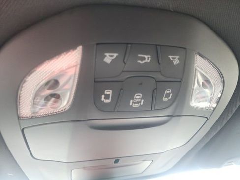 New 2026 Chrysler Pacifica Select FWD image 9