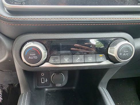 Used 2020 Nissan Kicks SR FWD image 15