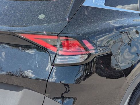 Used 2023 Kia Sportage EX image 7