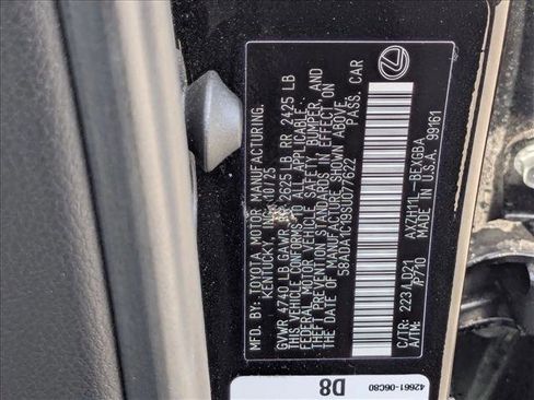 Used 2025 Lexus ES 300h w/ Premium Package image 25