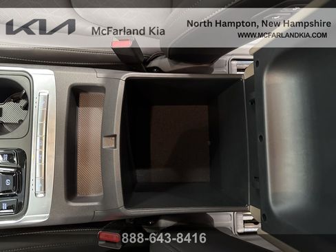 Used 2026 Kia Carnival EX image 19