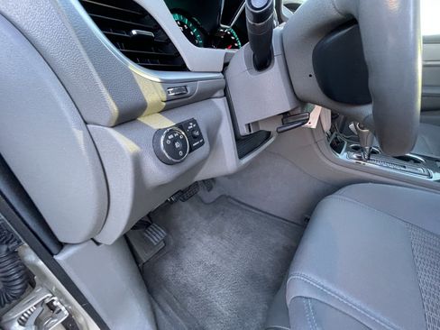 Used 2014 Chevrolet Traverse LT w/ All-Star Edition FWD image 15
