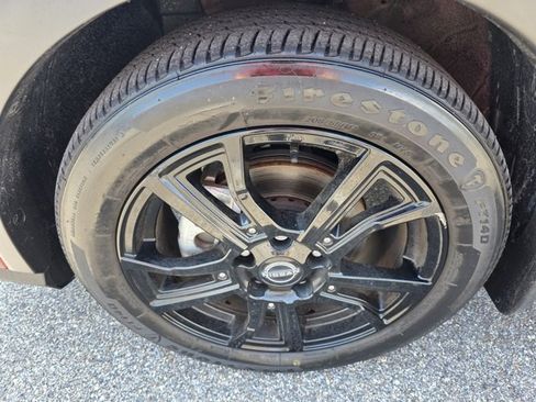 Used 2023 Nissan Kicks SR image 12