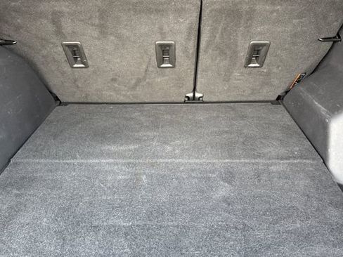 Used 2022 GMC Terrain SLE image 17