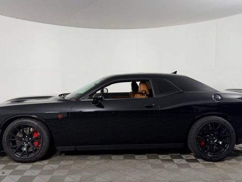 Used 2016 Dodge Challenger SRT Hellcat RWD image 5