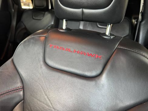 Used 2016 Jeep Cherokee Trailhawk w/ Leather Interior Group AWD/4WD image 34