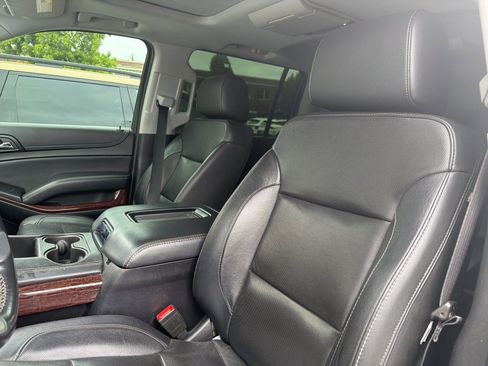 Used 2020 GMC Yukon XL SLT w/ Open Road Package AWD/4WD image 7
