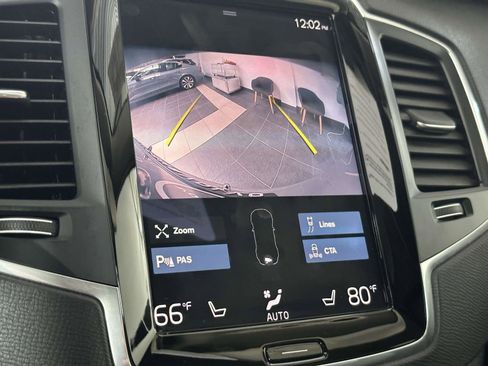 Certified 2022 Volvo XC90 T6 Momentum image 39