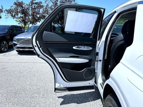 New 2026 Genesis GV70 2.5T Advanced w/ G1 Accessory Package AWD/4WD image 20