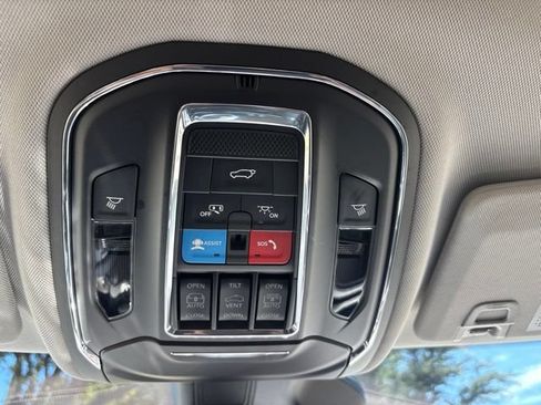 Used 2023 Jeep Grand Cherokee 4WD 4xe w/ Luxury Tech Group II image 22