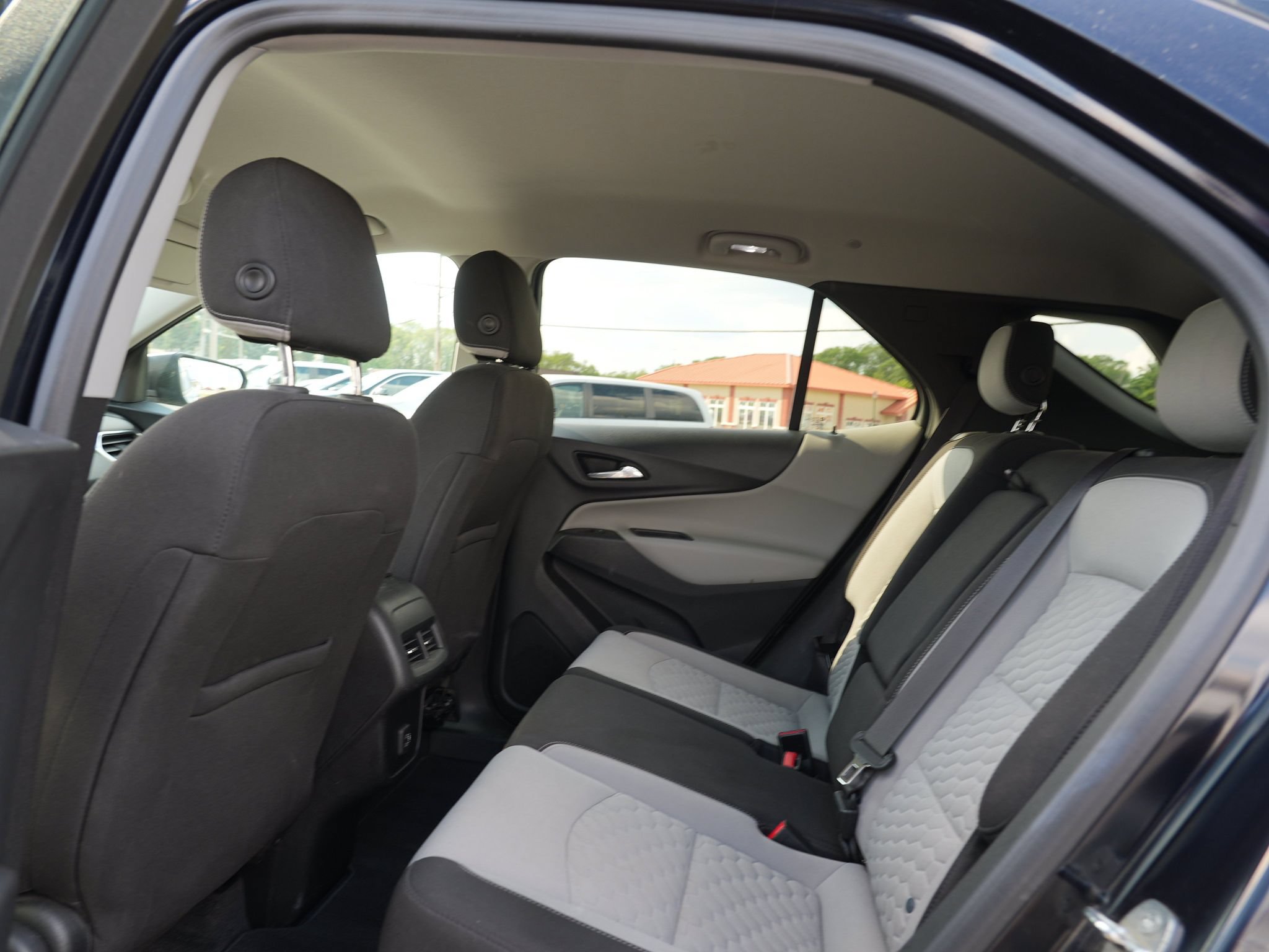 Used 2020 Chevrolet Equinox LS AWD/4WD image 17
