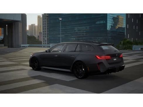 New 2026 BMW M5 Touring image 2