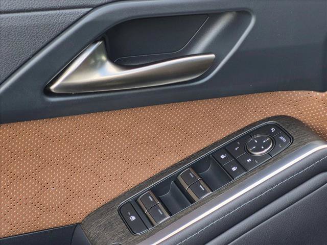 Used 2024 Lexus GX 550 w/ Accessory Package (Z1) AWD/4WD image 2