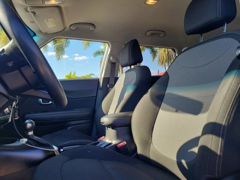 Used 2018 Kia Soul + image 14