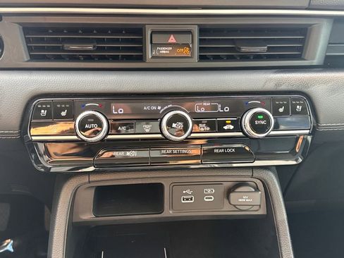 Used 2025 Honda Pilot Elite image 22