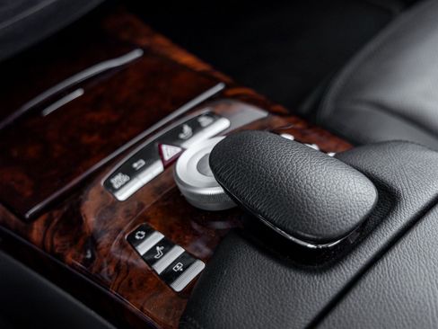 Used 2011 Mercedes-Benz S 550 image 30