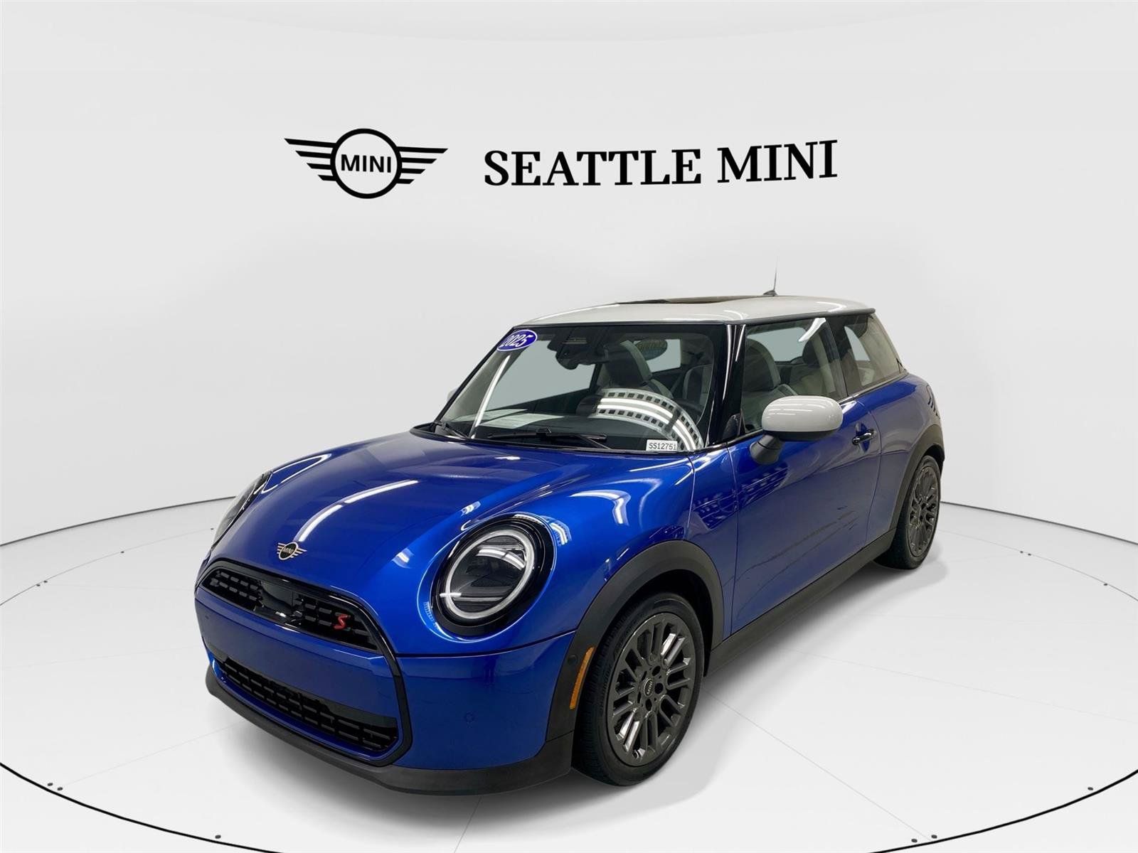 Used 2025 MINI Cooper S FWD image 1
