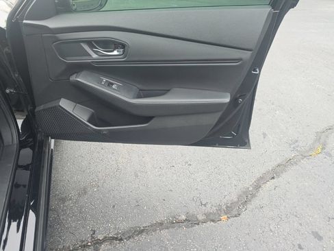Used 2025 Honda Accord Sport image 31
