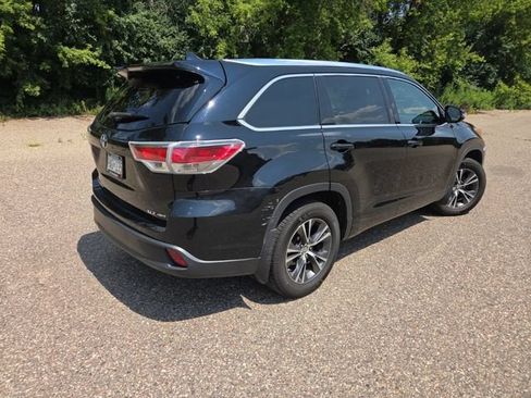 Used 2016 Toyota Highlander XLE AWD/4WD image 17