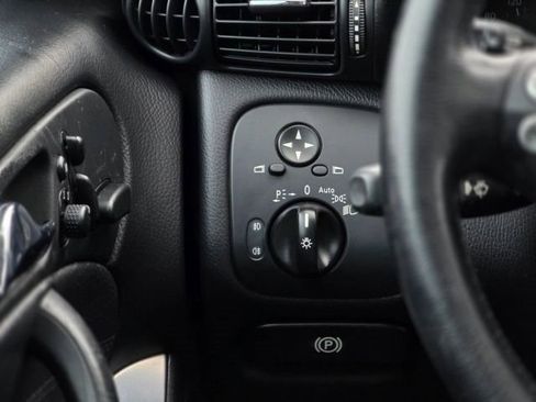 Used 2006 Mercedes-Benz C 230 Sedan image 16